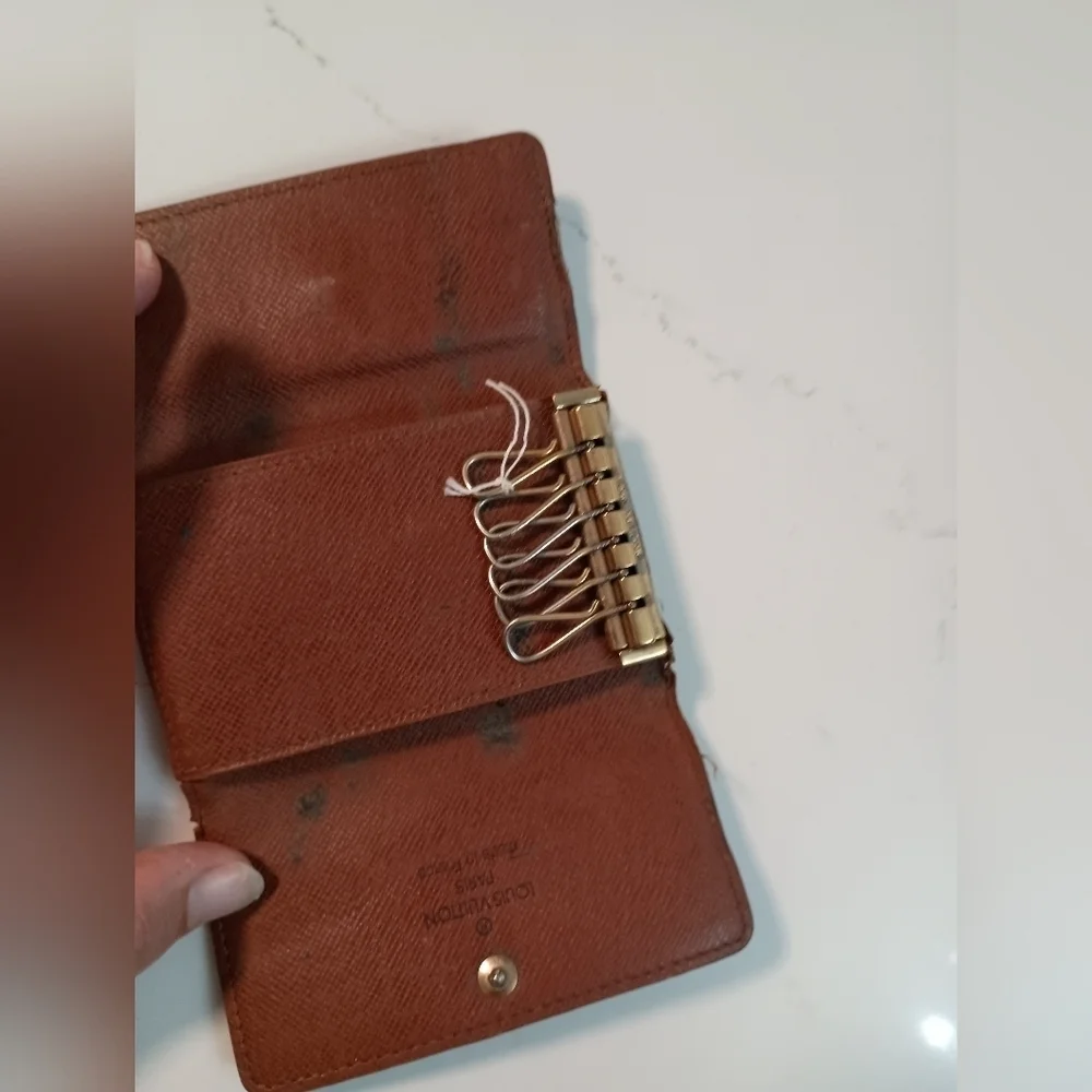 Authentic LOUIS VUITTON Monogram Multicles 6 Key Case
